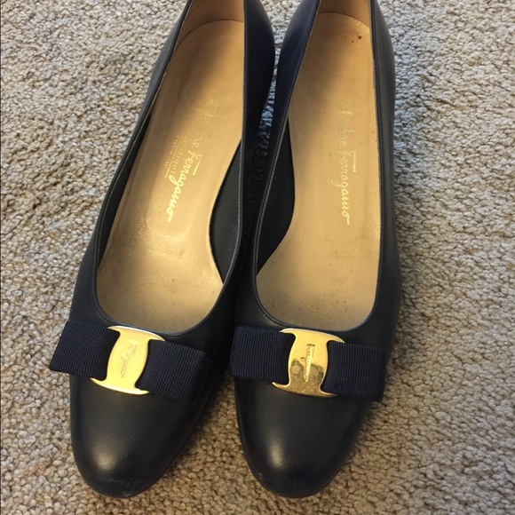 Women’s Salvatore Ferragamo shoes size 9 - Picture 1 of 7